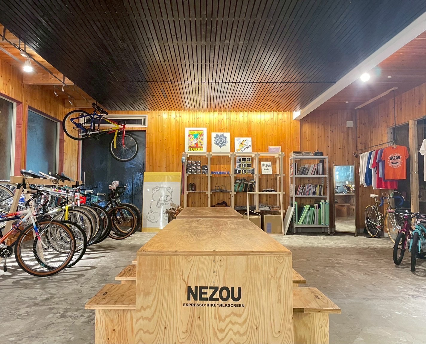 NEZOUの店内